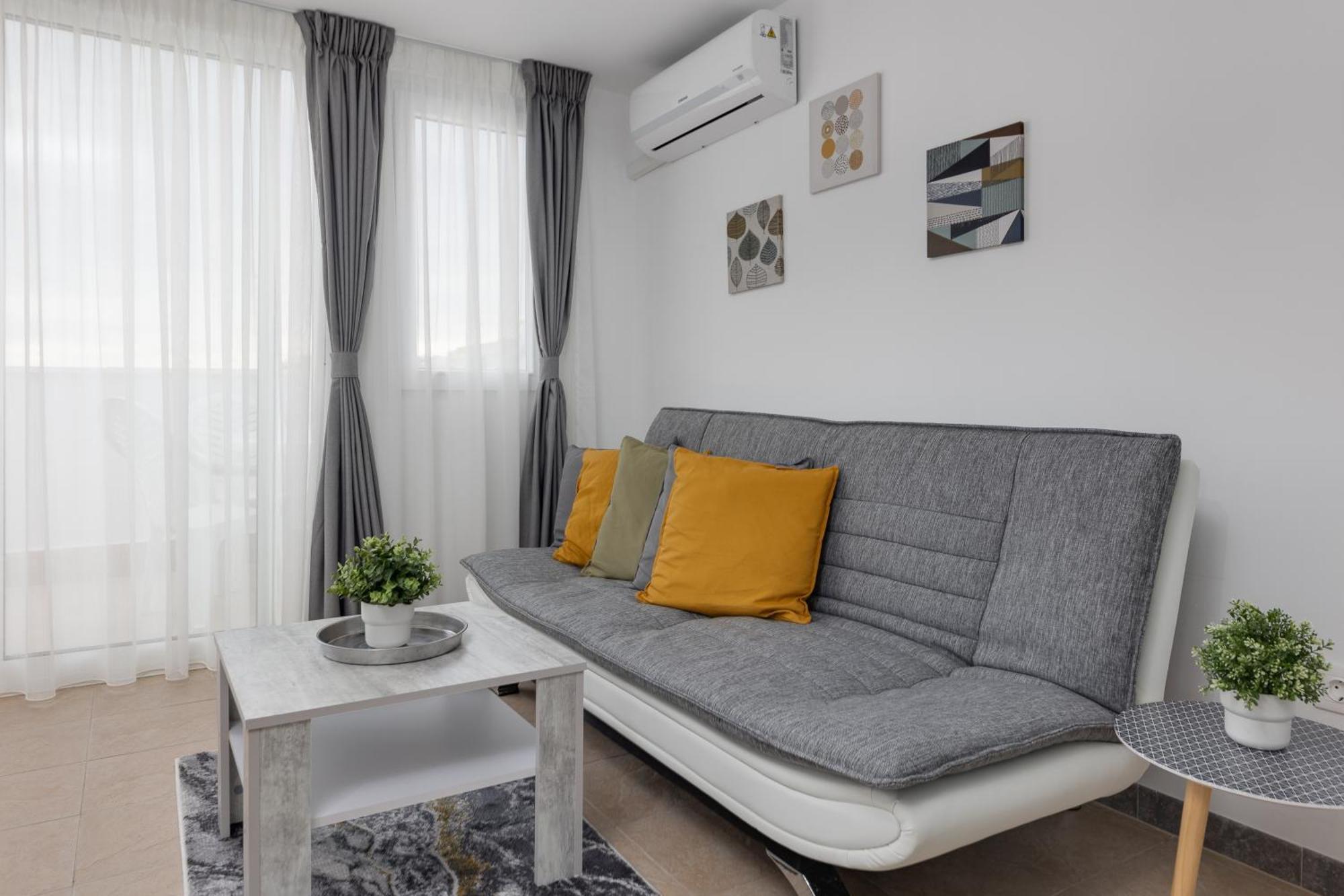 Cosy Apartment Near The Sea تورّيفيِخا المظهر الخارجي الصورة